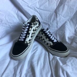 Vans checkered old skools